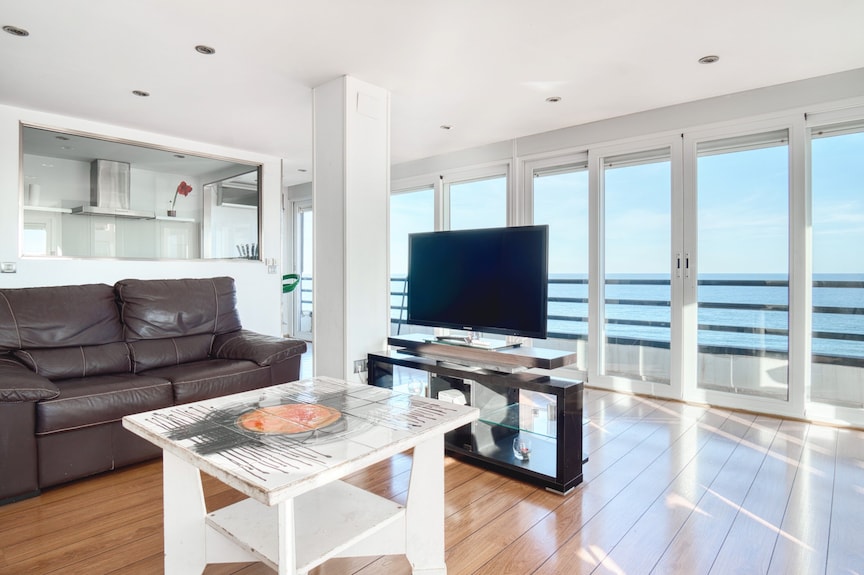 Apartamento 'Andres' Con Vistas Al Mar, Wi-fi Y Aire Acondicionado - Alicante