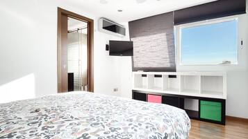 3 bedrooms, iron/ironing board, free WiFi, bed sheets