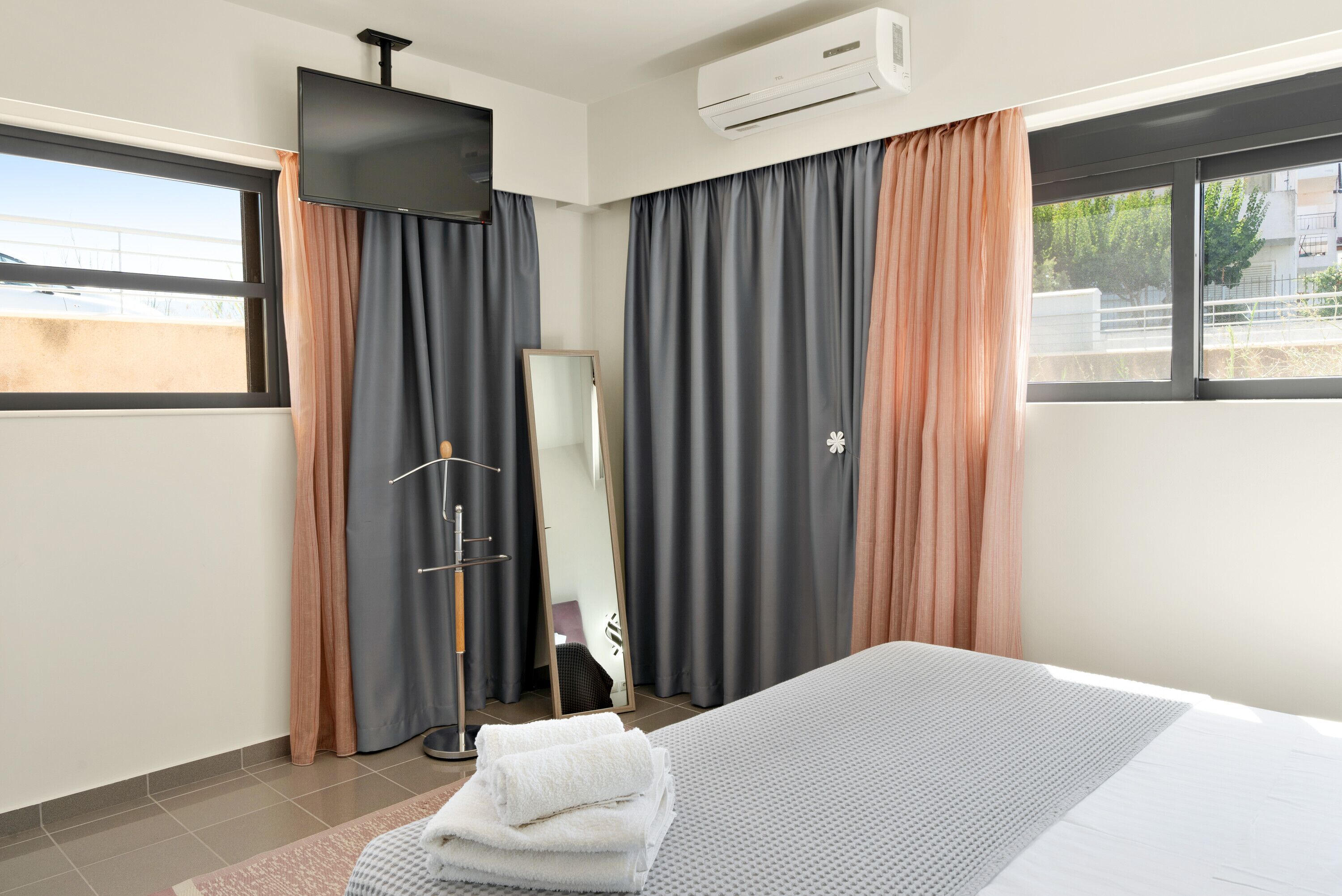 2 slaapkamers, een strijkplank/strijkijzer, gratis wifi, beddengoed