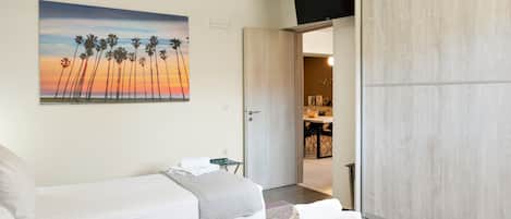 2 bedrooms, iron/ironing board, free WiFi, bed sheets