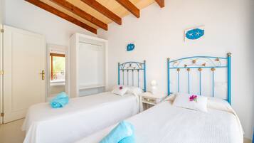 2 多间卧室、熨斗/熨衣板、免费 WiFi、床单