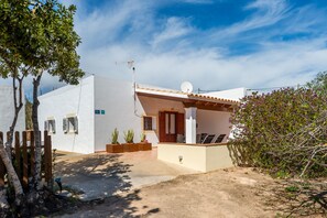 Exterior - Holiday Home 'Ca Ses Celleres' with Private Terrace, Private Garden and Wi-Fi (Illes Balears)