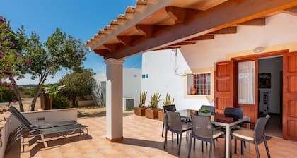 Holiday Home 'Ca Ses Celleres' with Private Terrace, Private Garden and Wi-Fi