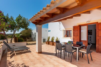Holiday Home 'Ca Ses Celleres' with Private Terrace, Private Garden and Wi-Fi