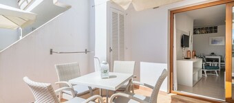 Apartment 'Erizo De Mar' with Sea View, Wi-Fi and Air Conditioning