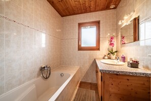 Douche, sèche-cheveux