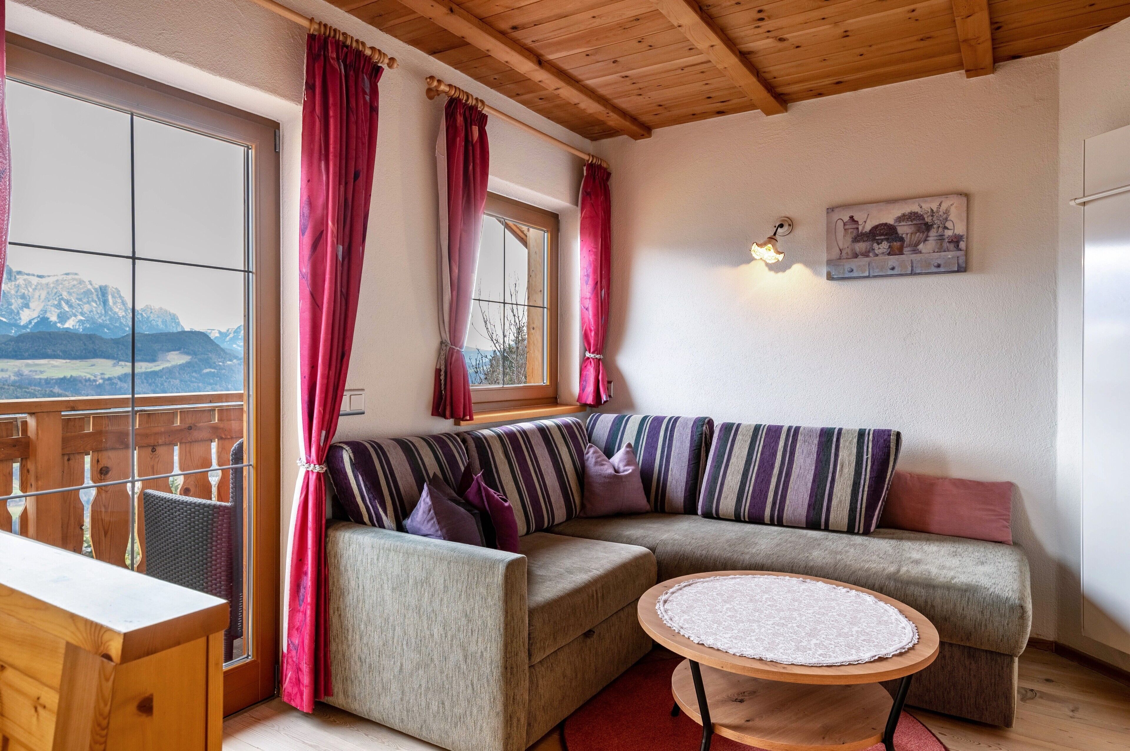 TV, caminetto, tavolo da ping pong