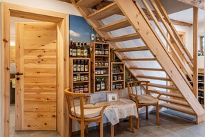 Dining - Apartment 'Malsötscherhof C' with Mountain View, Balcony and Wi-Fi (Villanders)