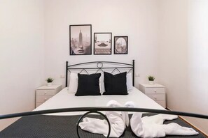 2 bedrooms, iron/ironing board, free WiFi, bed sheets