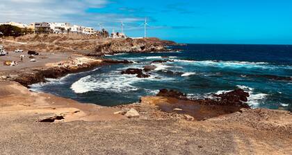Vacation Apartment 'Apartamento La Listada Alto' with Sea View, Private Terrace and Wi-Fi