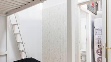 1 chambre, fer et planche Ă repasser, Wi-Fi gratuit, draps fournis