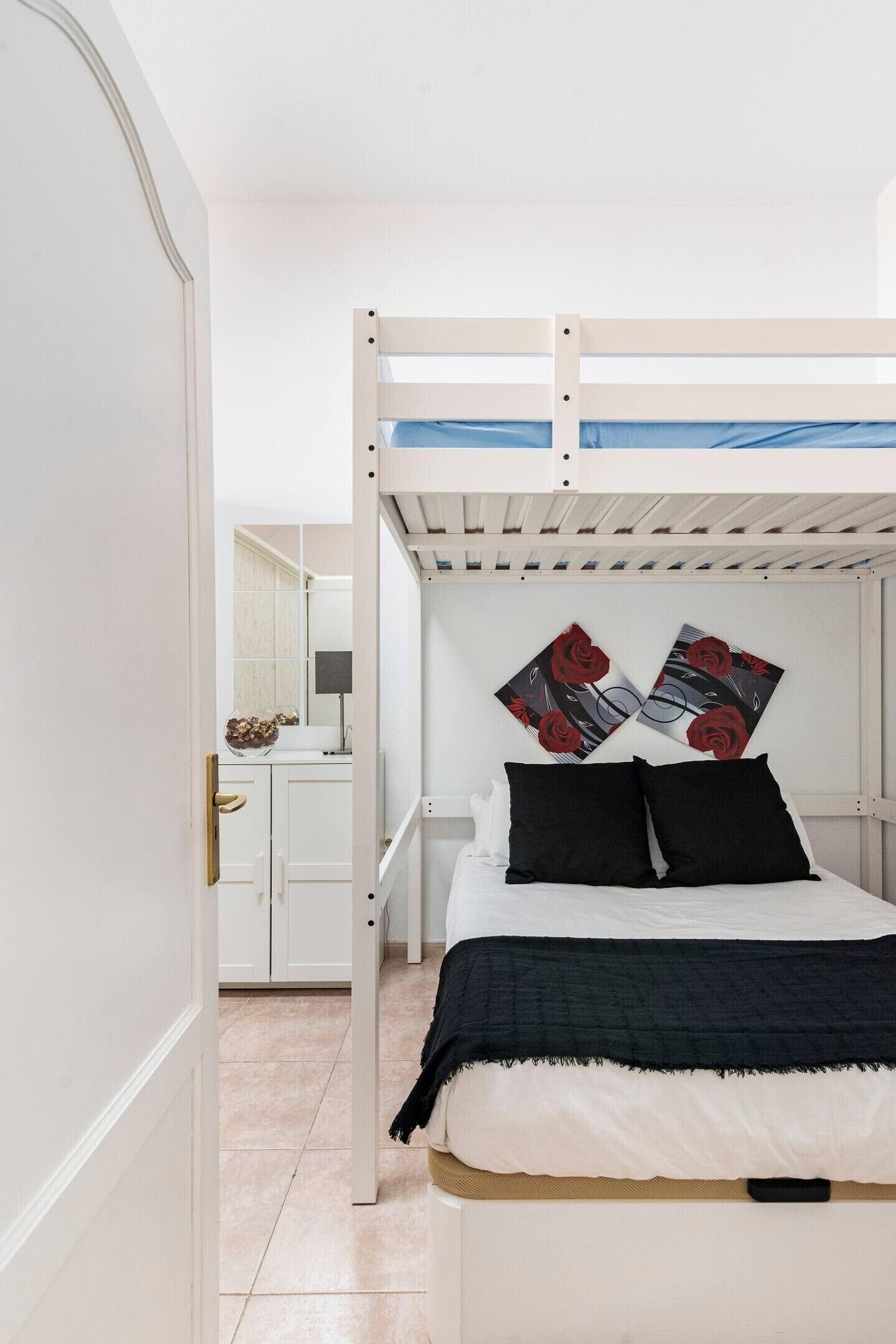 1 chambre, fer et planche à repasser, Wi-Fi gratuit, draps fournis