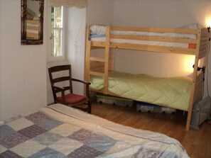 1 bedroom, iron/ironing board, bed sheets - Petite maison en pierres proche du village d'agnac (Firmi)
