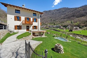 Exterior - Holiday Apartment "Cucu - 2" with Mountain View, Private Terrace & Wi-Fi (Lilianes)