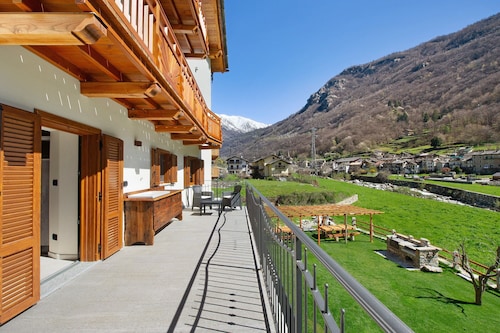 Apartment "Cucu - 1" with Mountain View, Private Terrace, and Shared Barbecue