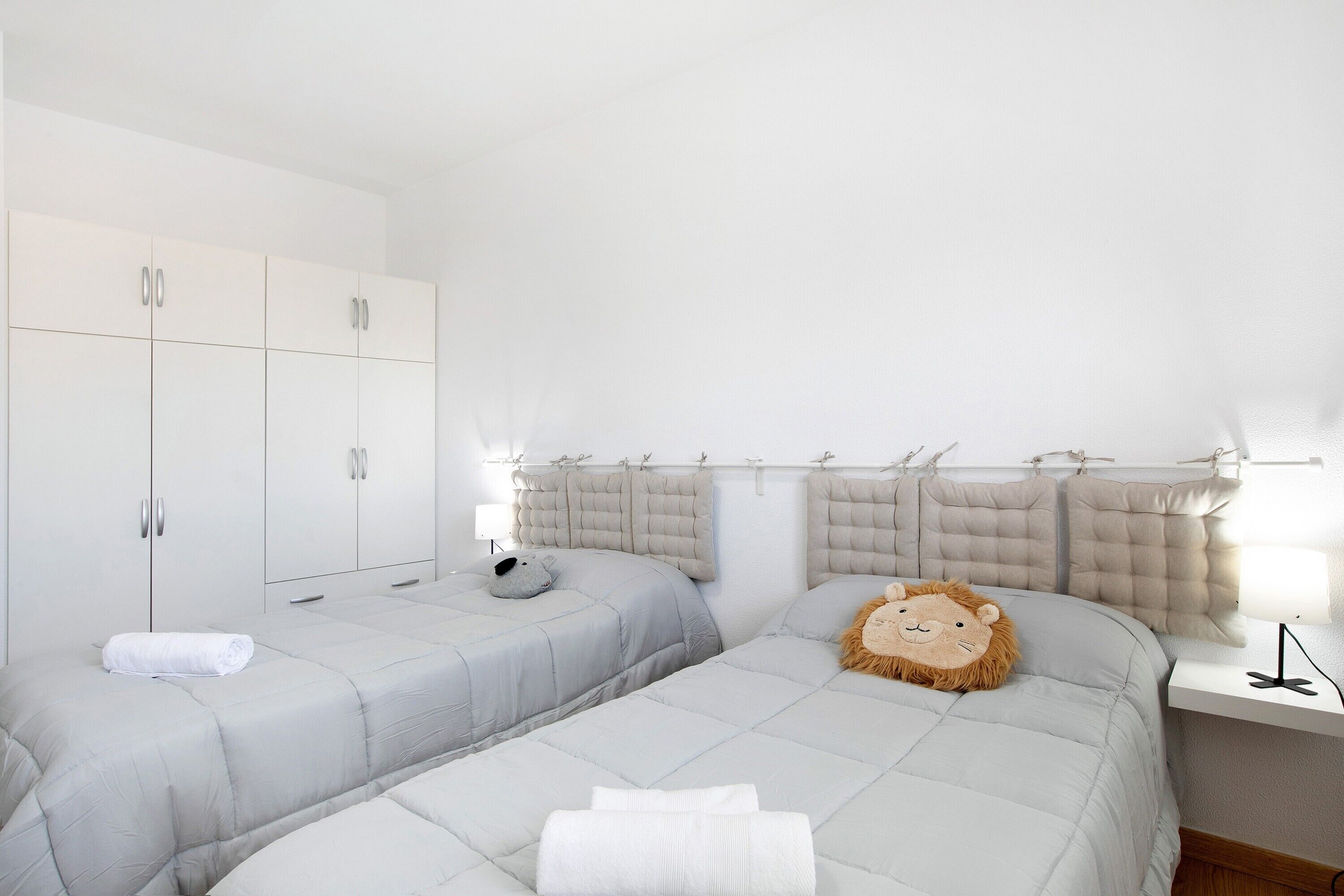 2 habitaciones, tabla de planchar con plancha y wifi gratis 