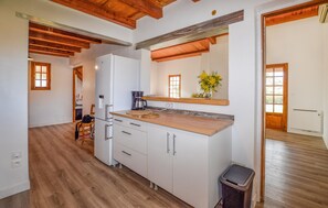 Interior - 4 bedroom awesome home in Pancheraccia (Pancheraccia)