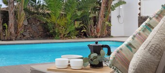 Vacation Home 'Casa Cabra' with Sea View, Private Pool and Wi-Fi