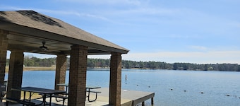 Reduced & Available for US OPEN! Seven Lakes North community, golf, swimming +++