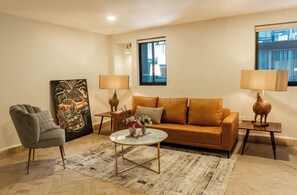 Deluxe Apartment, 2 Bedrooms, Kitchen, City View | Living area