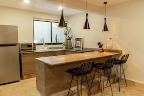 Deluxe-Apartment, 2 Schlafzimmer, Küche, Stadtblick | Eigene Küche