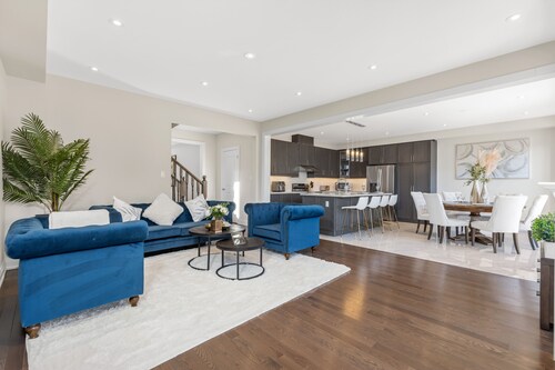 Executive 5BR-4BATH Detached Retreat Brampton/Miss Border 