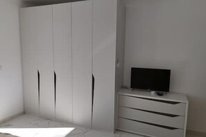 Interior - Go Exchange, Block D, Apt. 6 - Entire Unit (Saint Paul's Bay)