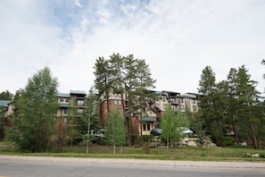 Exterior - Breckenridge | Couples Ski Retreat | Pool + Hot Tubs (Breckenridge)