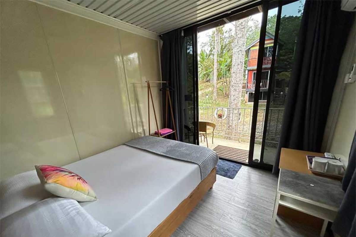 1 chambre, systĂšme dâinsonorisation, literie fournie
