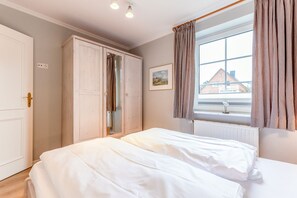 2 Schlafzimmer, Zimmersafe, Bügeleisen/Bügelbrett, WLAN