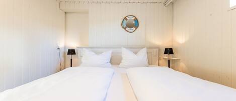 2 bedrooms, in-room safe, iron/ironing board, WiFi