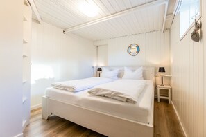 2 makuuhuonetta, tallelokero huoneessa, silitysrauta/-lauta, Wi-Fi