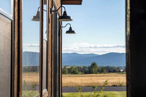Modern Comfort in Scenic Teton Reserve