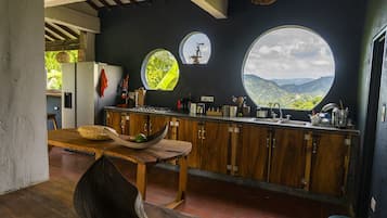 Design Room | Shared kitchen | Full-size fridge, stovetop, espresso maker, rice cooker