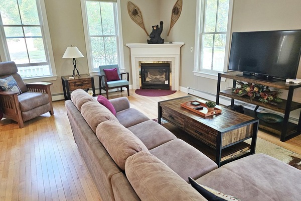 Serene 3 bed Escape in the Heart of Stowe (1966)