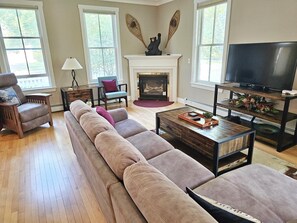 Smart TV, fireplace, books - Serene 3 bed Escape in the Heart of Stowe (Stowe)