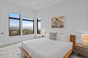 3 bedrooms, iron/ironing board, WiFi, bed sheets - BRAND NEW! Modern Design with Mountain Views! (Stowe)