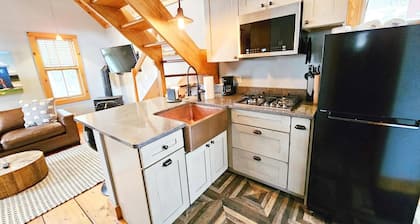 Vermont Style in Stowe Center - Walk to Everything