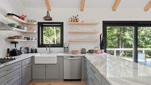 Fridge, microwave, oven, stovetop - Brand new Beautiful Modern Clean Home On River (Stowe)