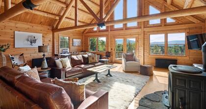 Mountain Majesty: Timber Lodge with Stunning Views