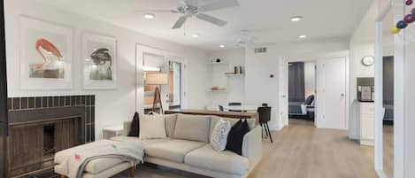 Smart TV, fireplace