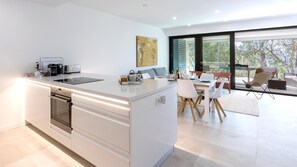 Fridge, microwave, oven, dishwasher - VILLA VENEZUELA (Llafranc)