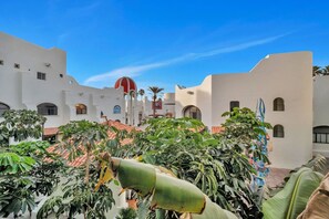 Property grounds - Cabo Marina, Plaza Bonita, New, Central (Cabo San Lucas)