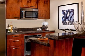 Fridge, microwave, stovetop, dishwasher - Las Vegas | Romantic Vegas Stay | Pool & Spa (Las Vegas)