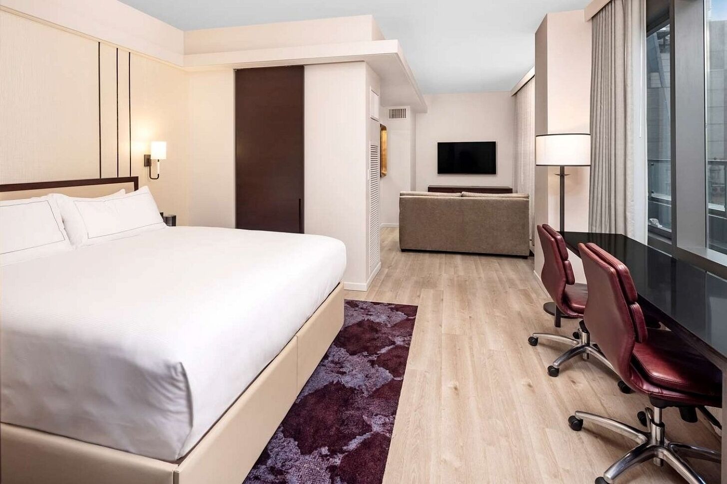 In-room safe, desk, iron/ironing board, WiFi