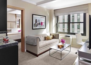 TV - The Quin, a Hilton Club - 1 Bedroom Premier - 1 BX (New York)