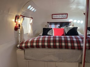 1 habitación y ropa de cama