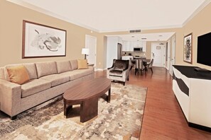TV, DVD player, books, stereo - Parc Soleil, a Hilton Grand Vacations Club - 1 Bedroom Penthouse - 1PH (Orlando)