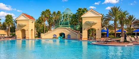 2 つの屋外プール、温水プール