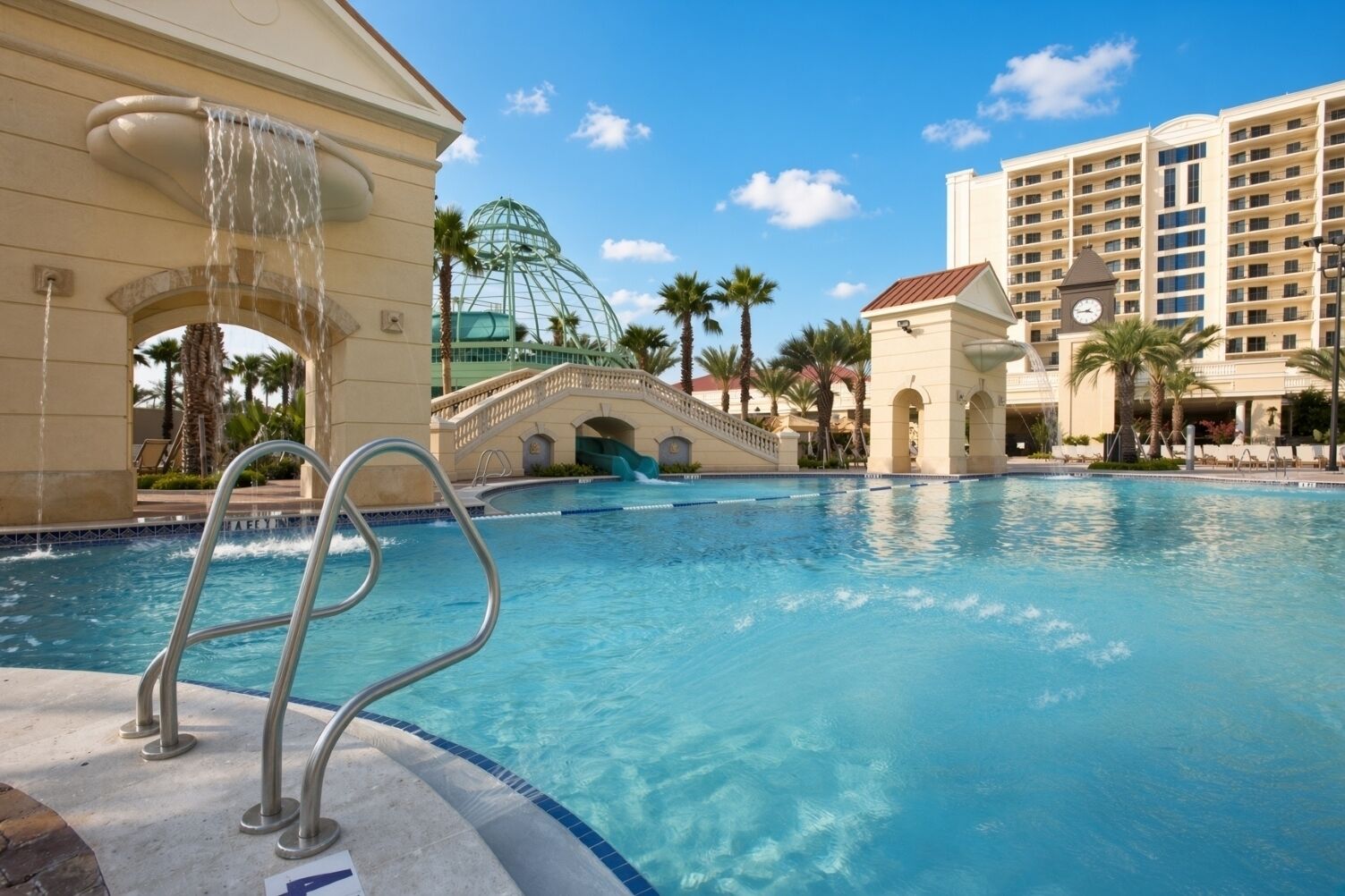 2 outdoor pools, a heated pool